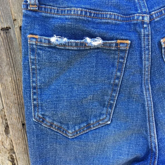 Abercrombie & Fitch Ultra High Rise Mom Jean Distressed Blue 00 - Picture 11 of 16